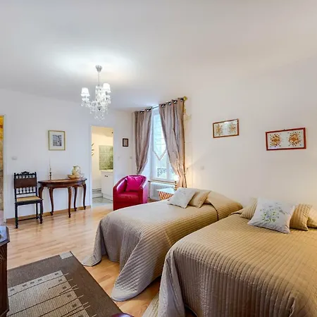 Le Domaine Du Douet Du Houle, Piscine & Spa, 2-19p *